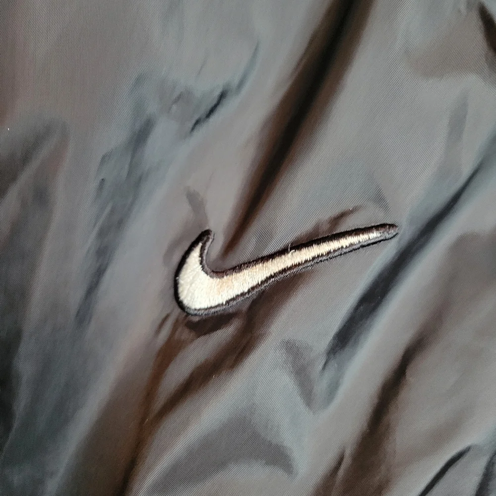 Vintage NIKE 90s Swoosh Logo Gummy Lable Zip Up Black White Windbreaker, Size XL